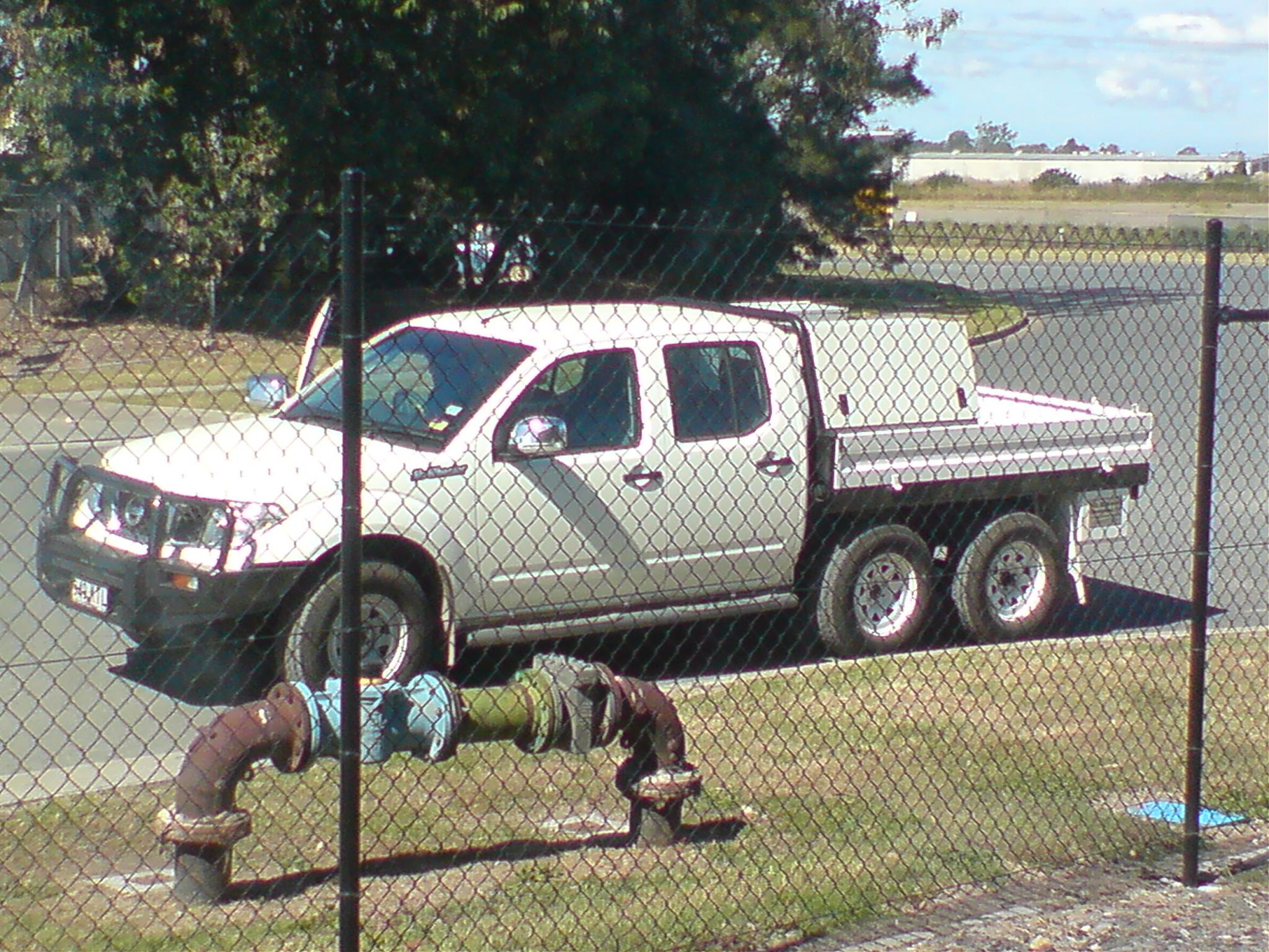 Nissan Navara 6x6
