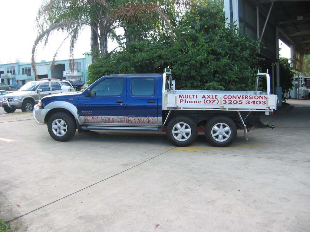 Nissan Navara 6x6