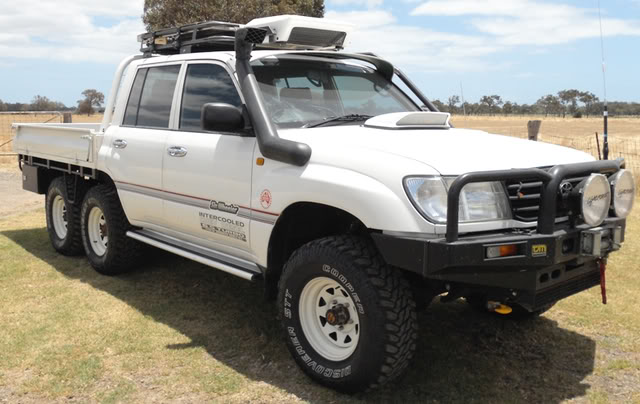 Nissan Navara 6x6