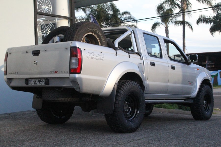 Nissan Navara D22