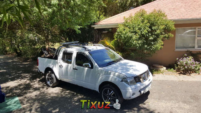 Nissan Navara V8