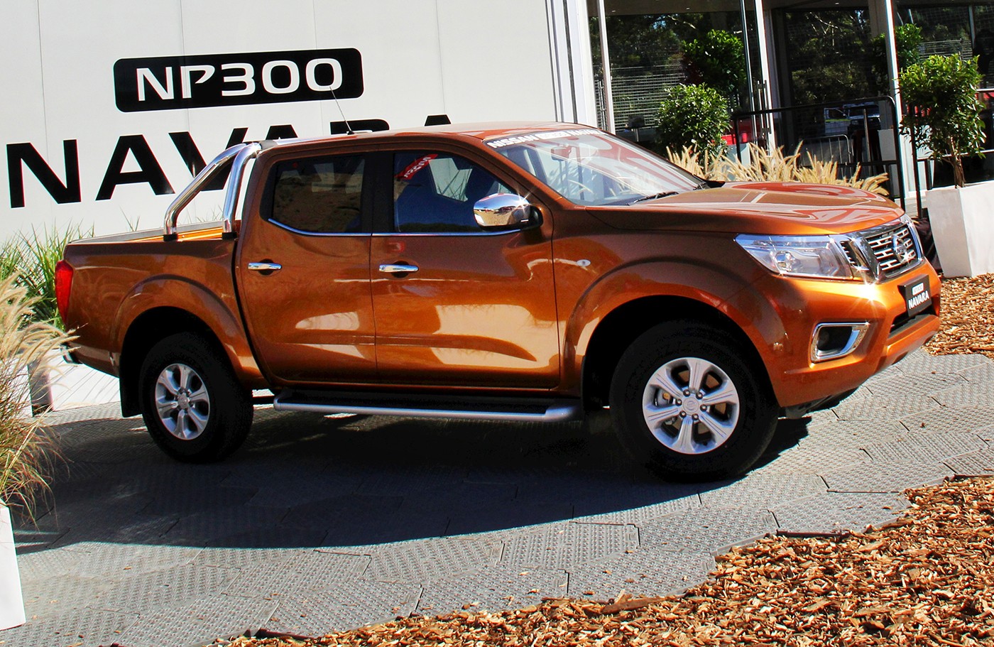 Nissan Navara V8