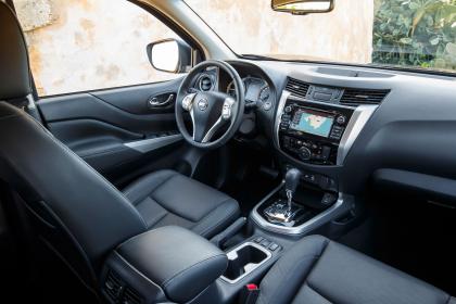 Nissan Navara Van