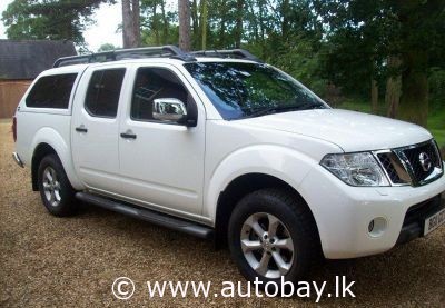 Nissan Navara White
