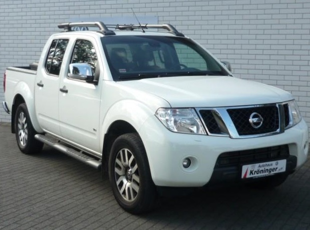 Nissan Navara White