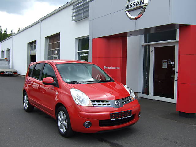 Nissan Note Red