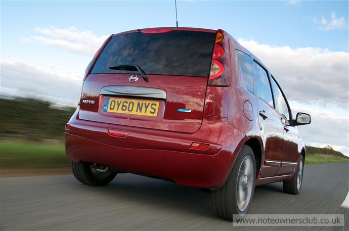 Nissan Note Red