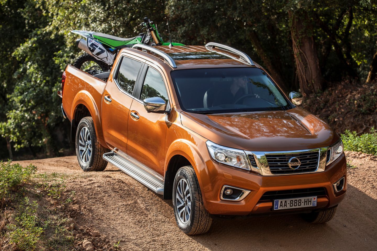 Nissan Np300 2016