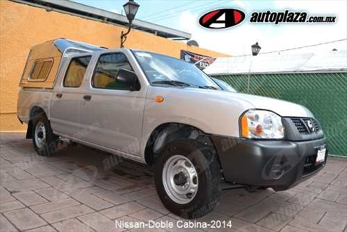 Nissan Np300 Doble Cabina 2014