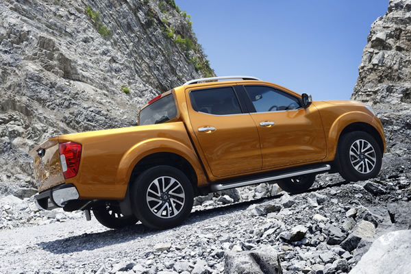 Nissan Np300 Pick Up 2015