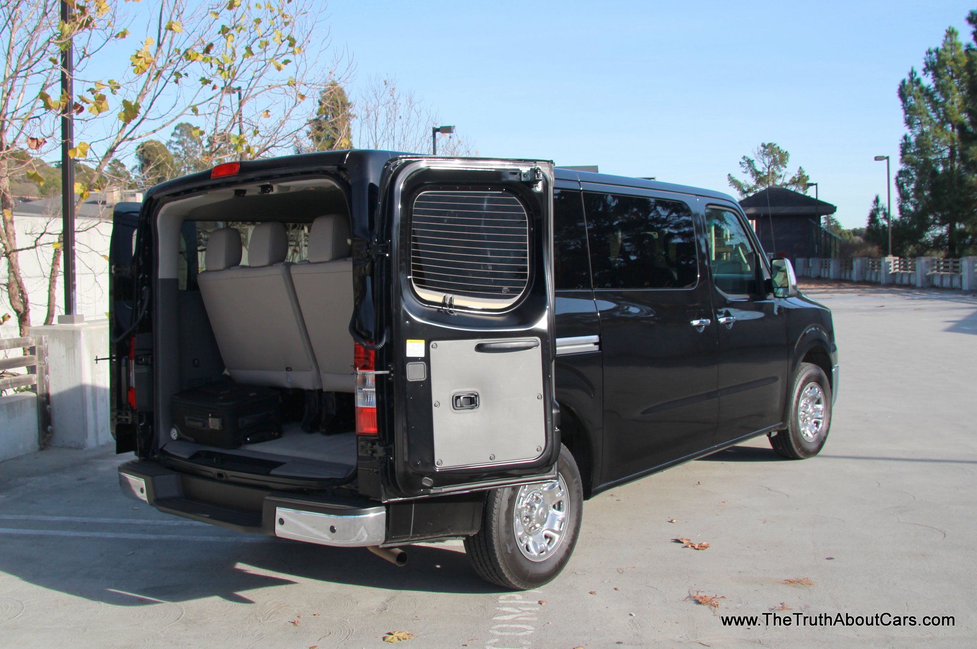 Nissan Nv 12 Passenger Van