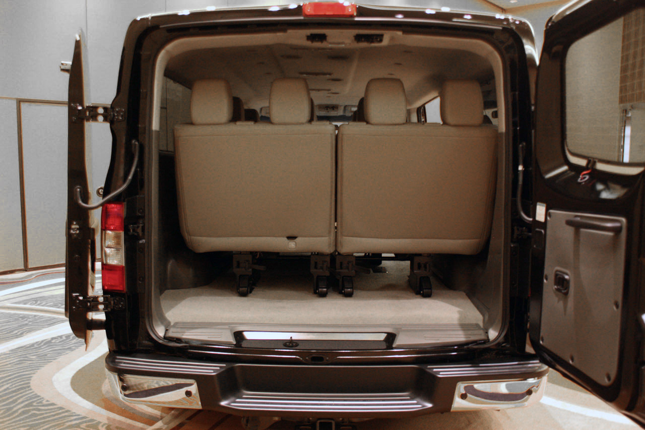 Nissan Nv 3500 Passenger Van