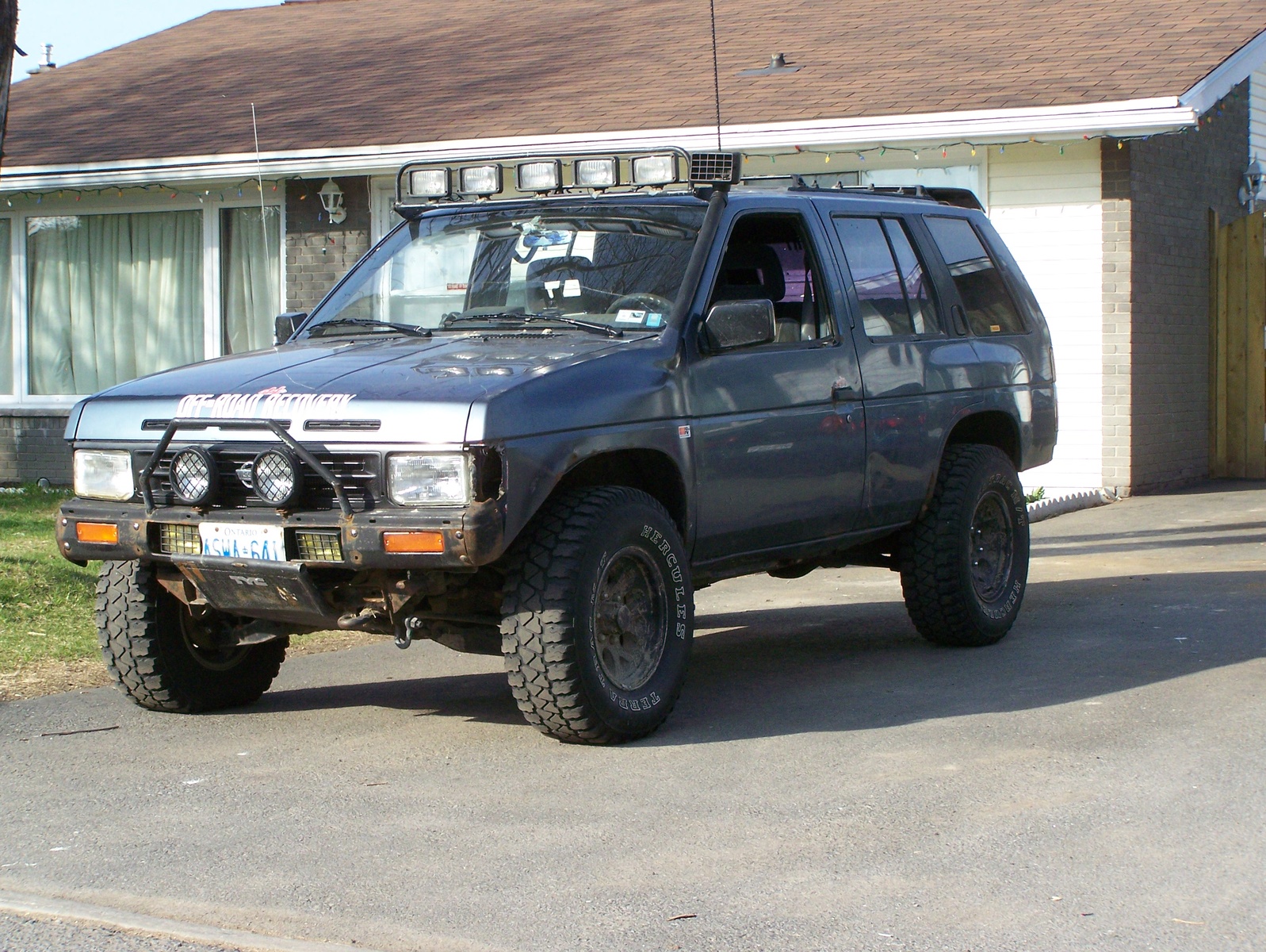 Nissan Pathfinder 1990