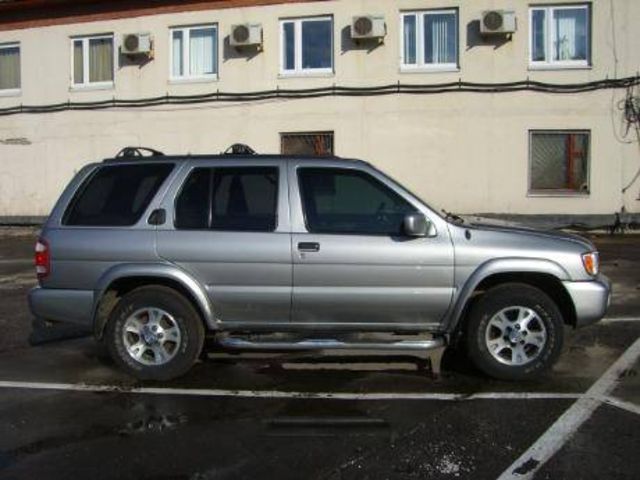 Nissan Pathfinder 1999