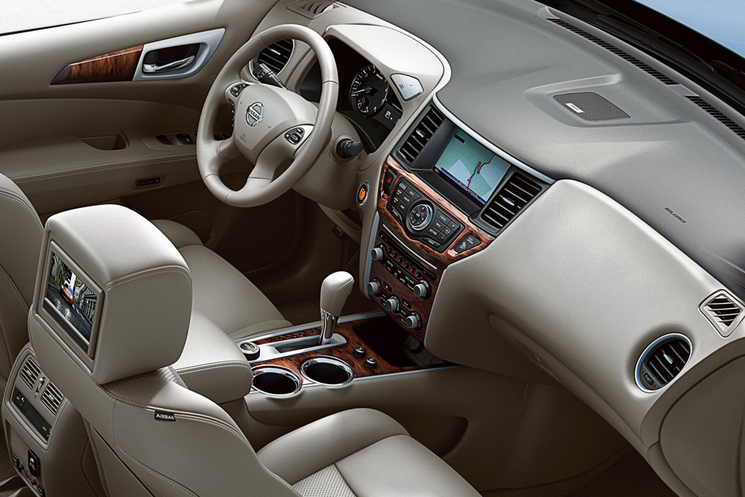 Nissan Pathfinder 5 Seater