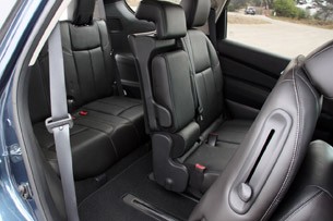 Nissan Pathfinder 8 Passenger