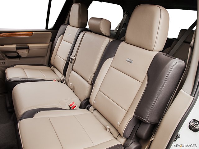 Nissan Pathfinder 8 Passenger