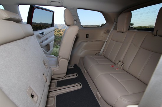 Nissan Pathfinder 8 Passenger