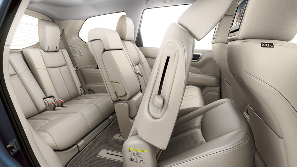 Nissan Pathfinder 8 Passenger