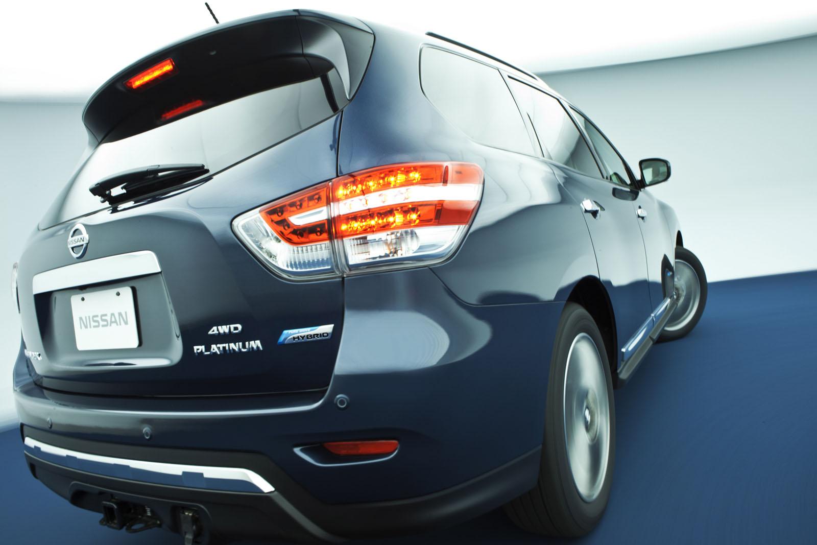 Nissan Pathfinder Hybrid 2014
