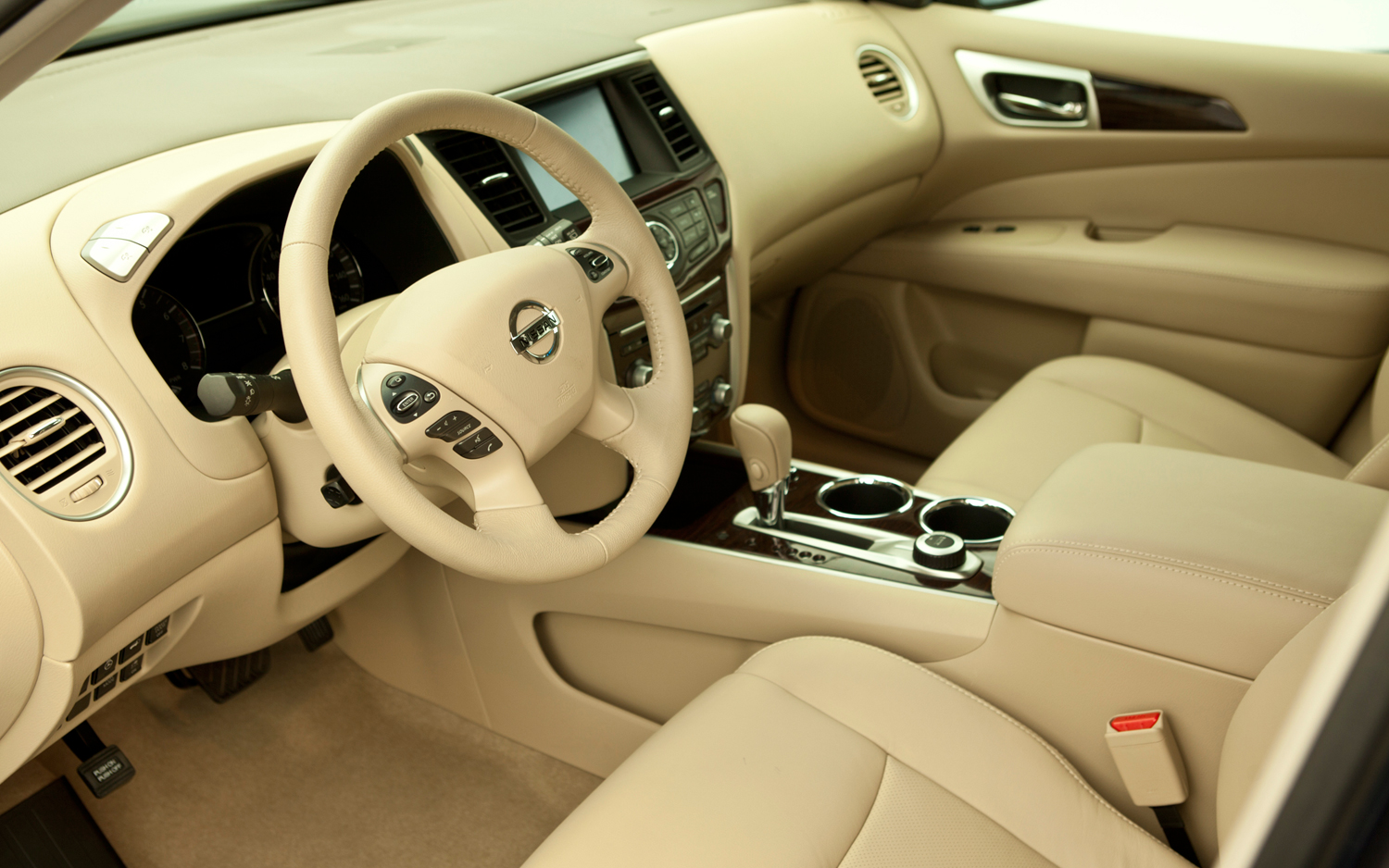 Nissan Pathfinder Hybrid 2014