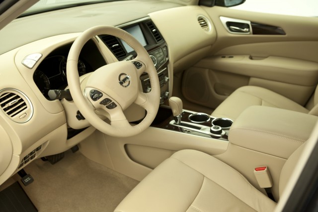 Nissan Pathfinder Hybrid 2014