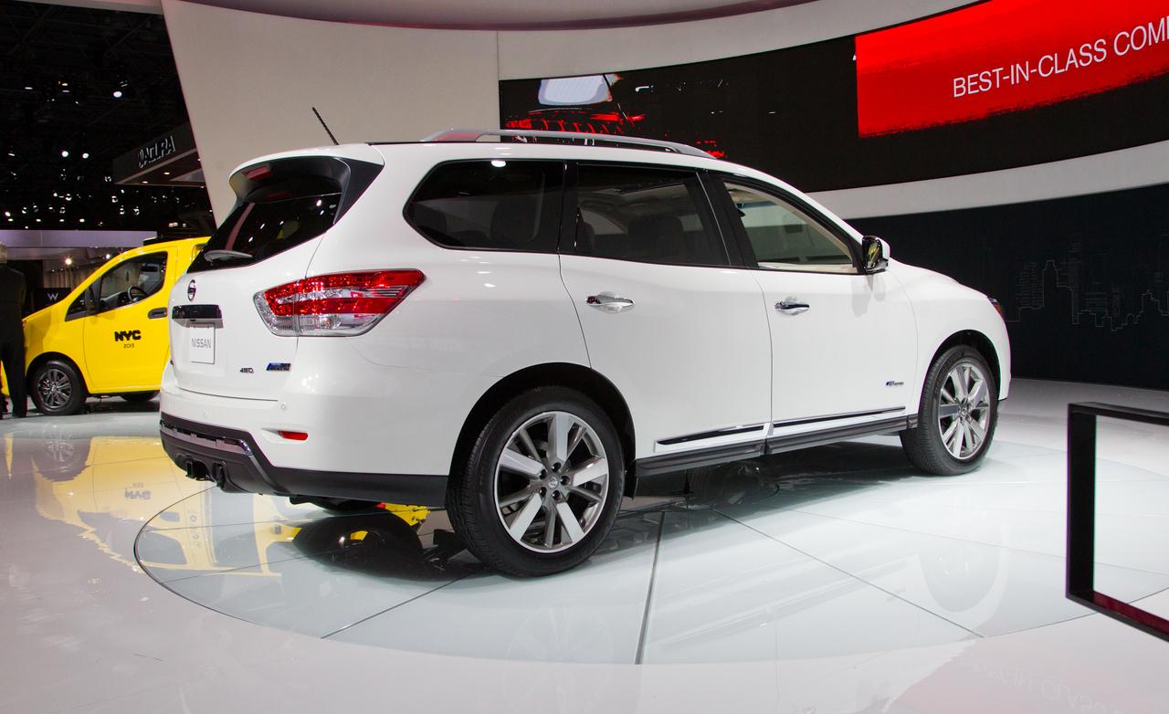 Nissan Pathfinder Hybrid 2014