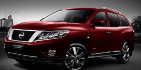 Nissan Pathfinder Hybrid 2015