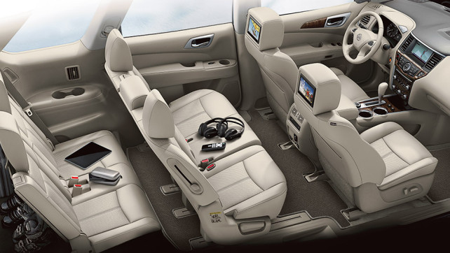 Nissan Pathfinder Hybrid 2015