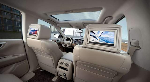 Nissan Pathfinder Hybrid 2016