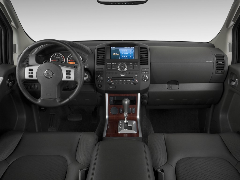 Nissan Pathfinder Le