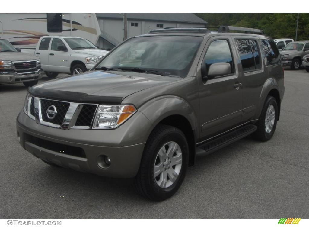 Nissan Pathfinder Le