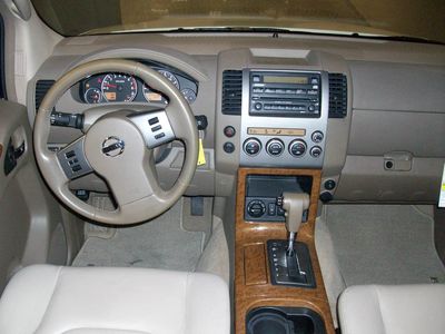 Nissan Pathfinder Le