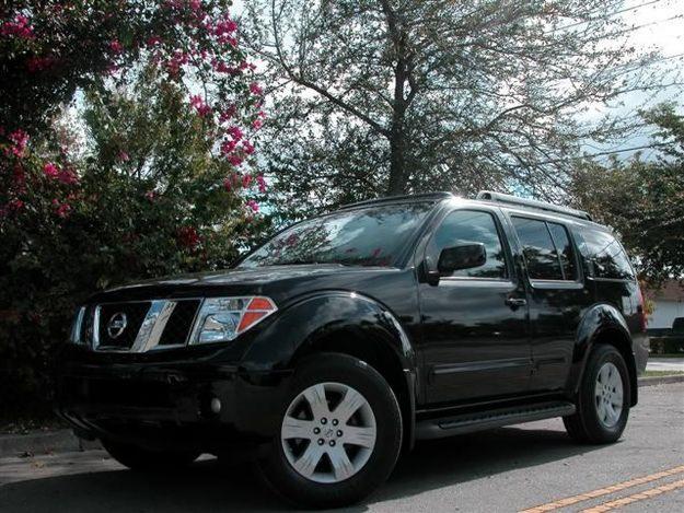 Nissan Pathfinder Le