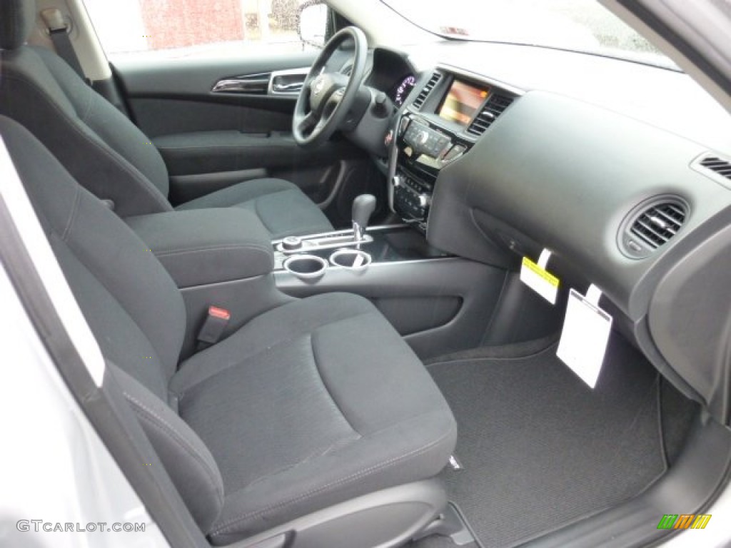 Nissan Pathfinder S