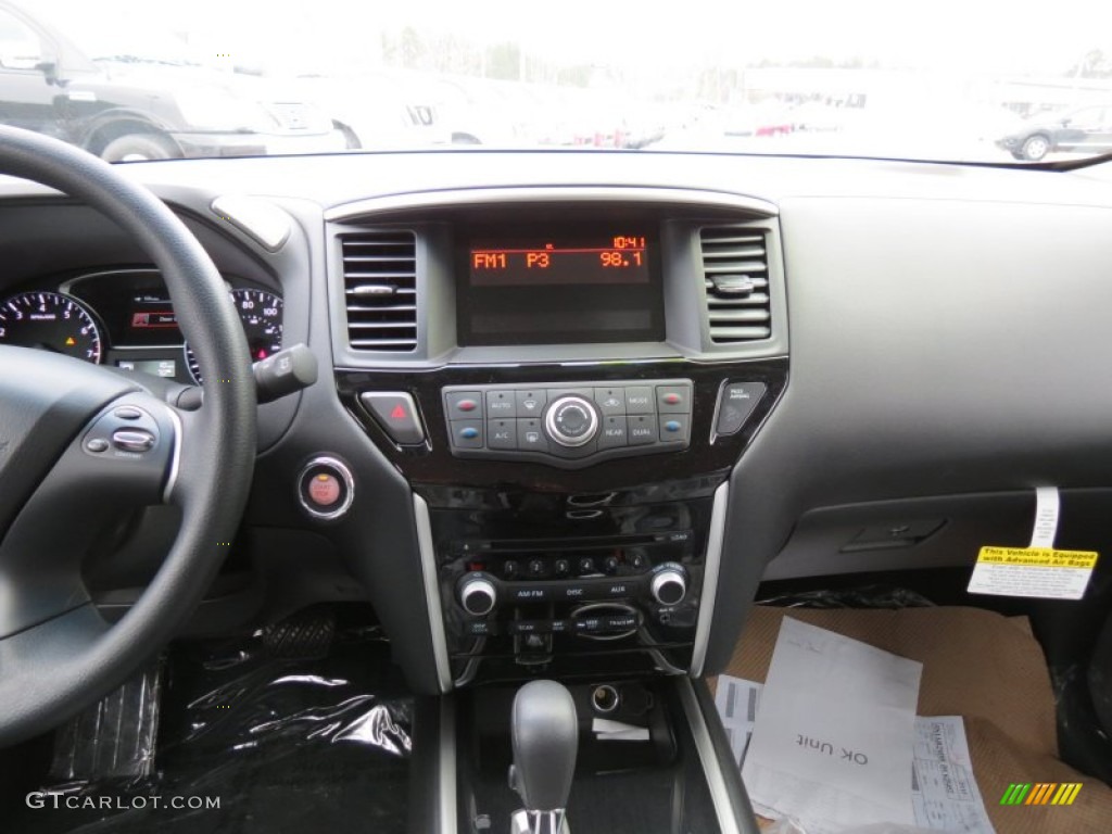 Nissan Pathfinder S