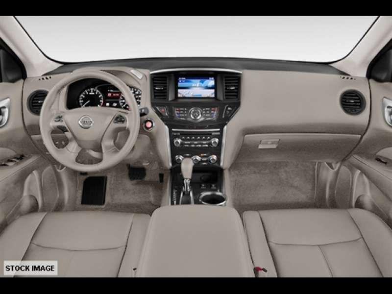 Nissan Pathfinder S