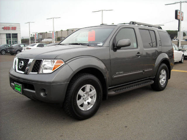 Nissan Pathfinder Se Off-Road