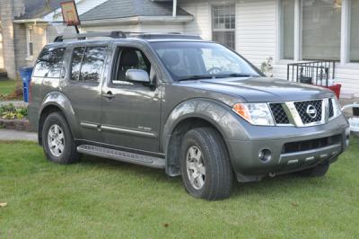 Nissan Pathfinder Se Off-Road