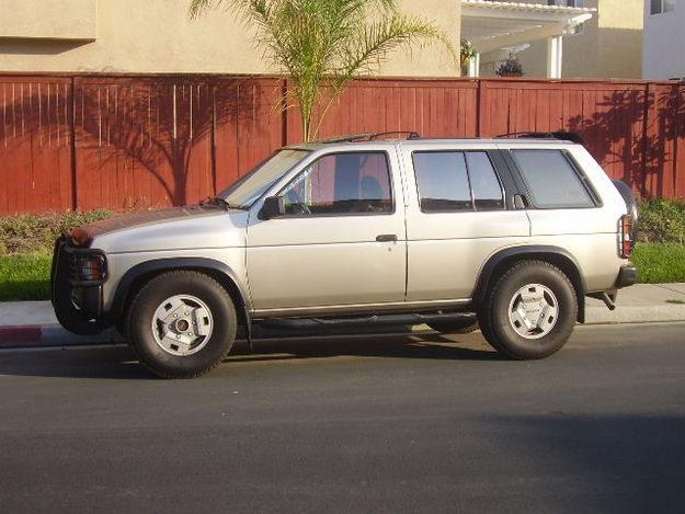 Nissan Pathfinder Se V6