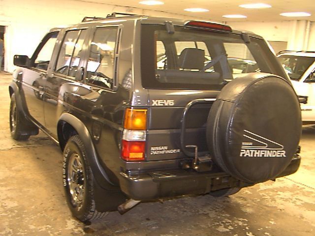 Nissan Pathfinder Se V6