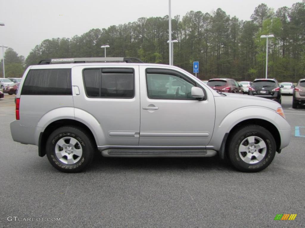Nissan Pathfinder Silver Nissan Pathfinder Silver