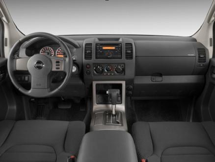Nissan Pathfinder Silver