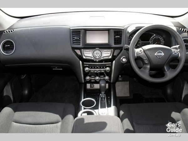Nissan Pathfinder St
