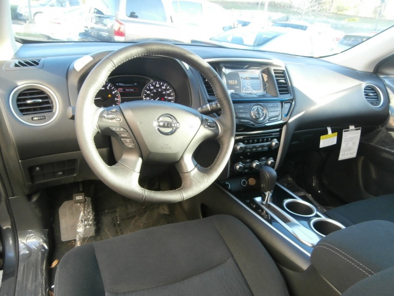 Nissan Pathfinder Sv