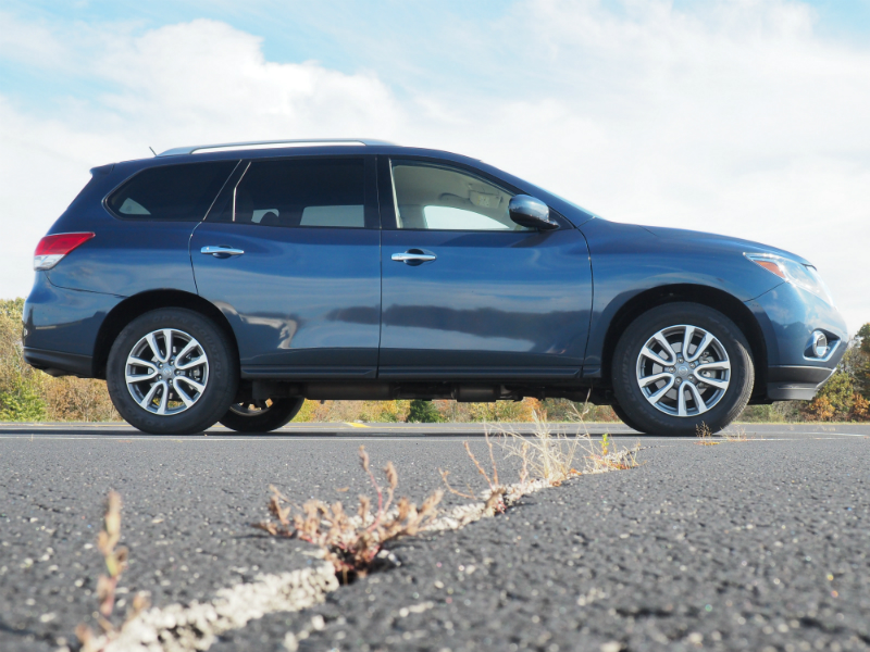 Nissan Pathfinder Sv