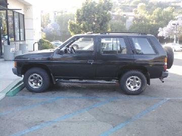 Nissan Pathfinder Xe V6