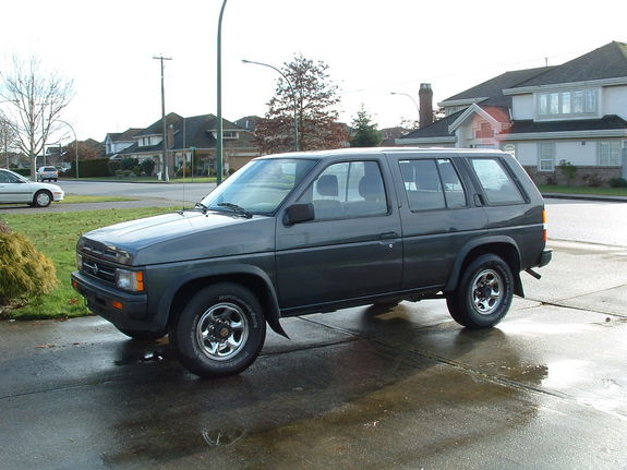 Nissan Pathfinder Xe V6