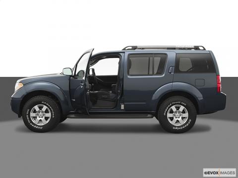 Nissan Pathfinder Xe