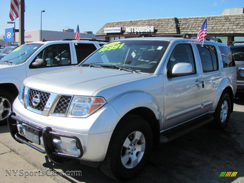 Nissan Pathfinder Xe